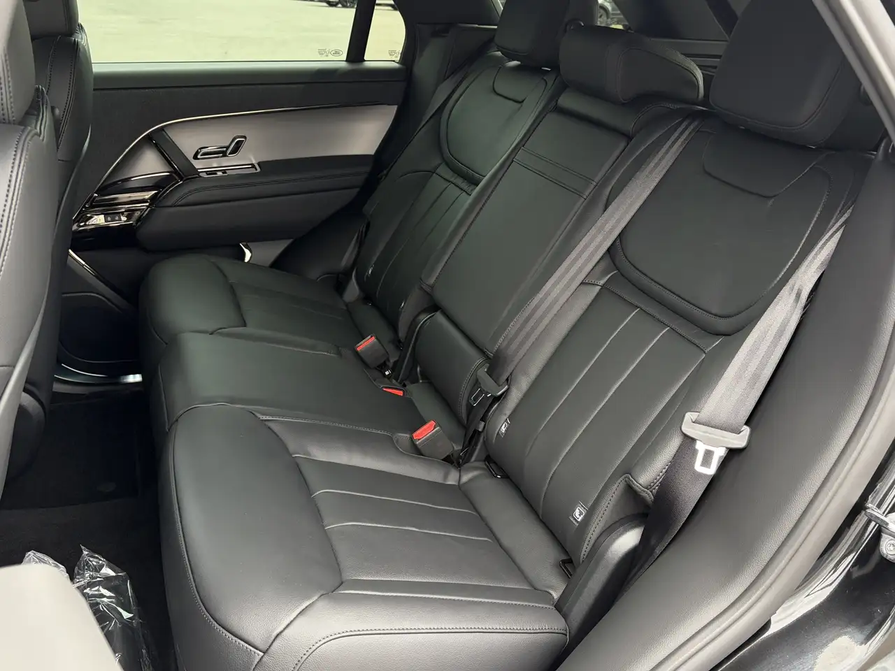 Land Rover Range Rover Sport снимка Land Rover Range Rover Sport