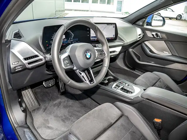 BMW 1 Series view 3