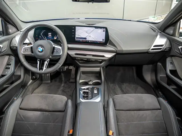 BMW 1 Series view 5