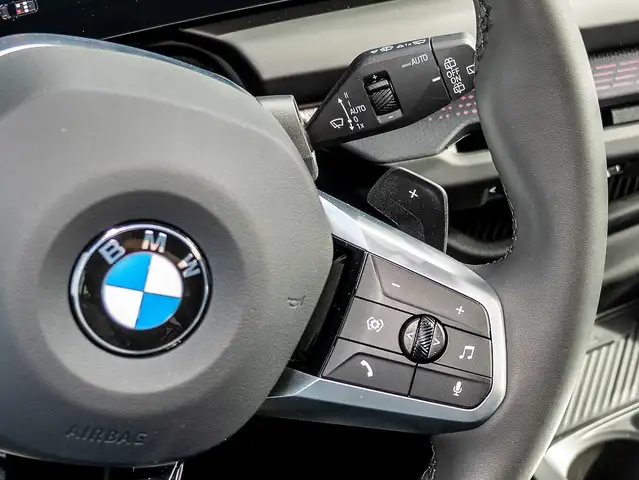 BMW 1 Series view 13