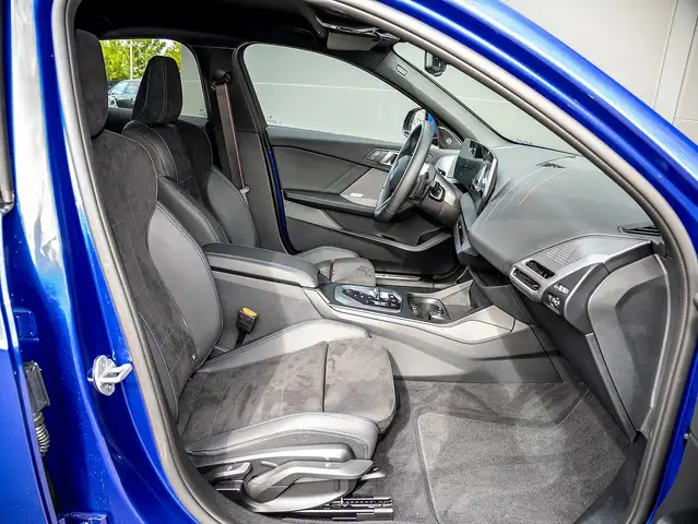 BMW 1 Series view 4