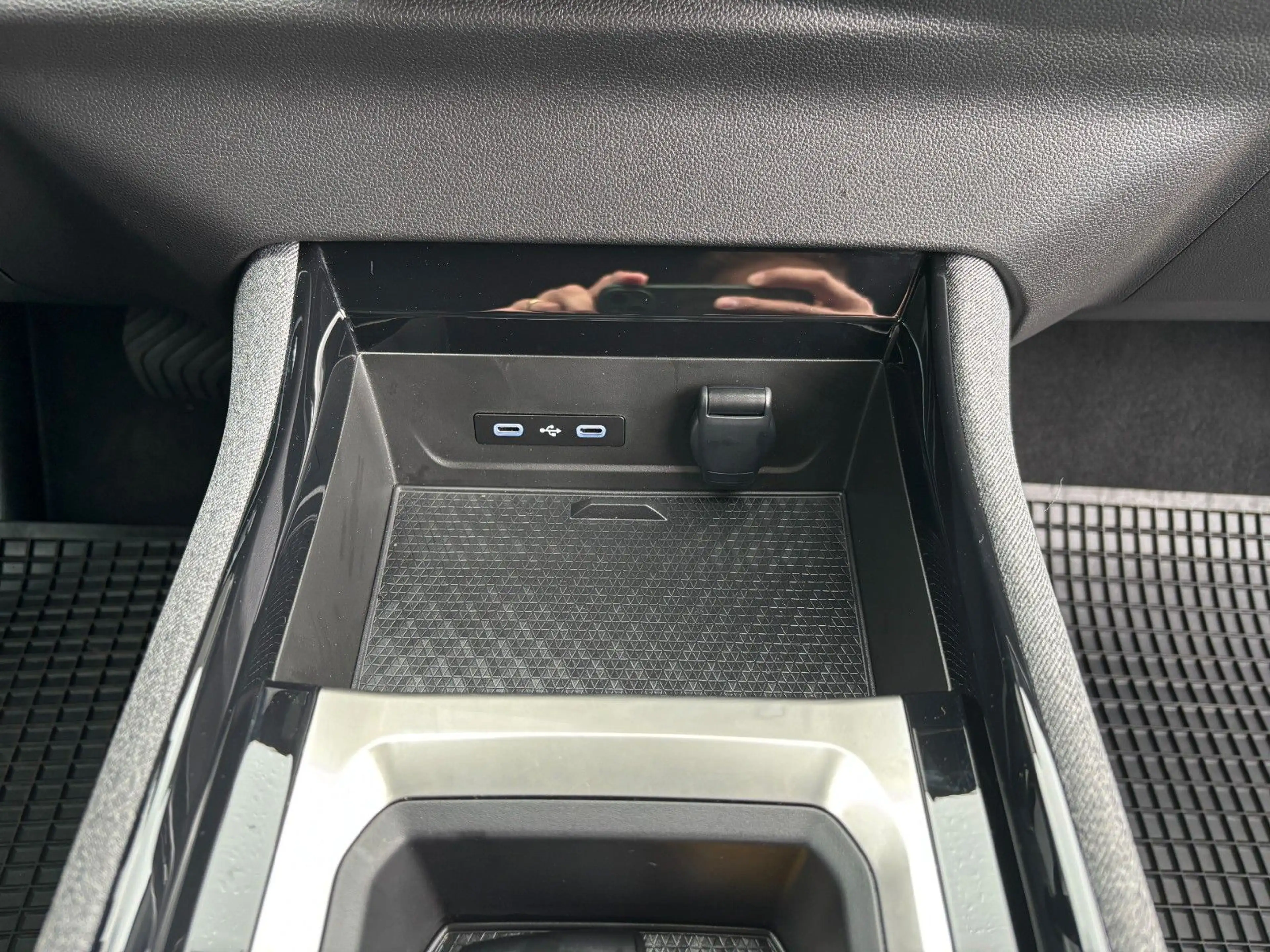 Renault Austral Mild Hybrid 160 Evolution Automatik — photo 14