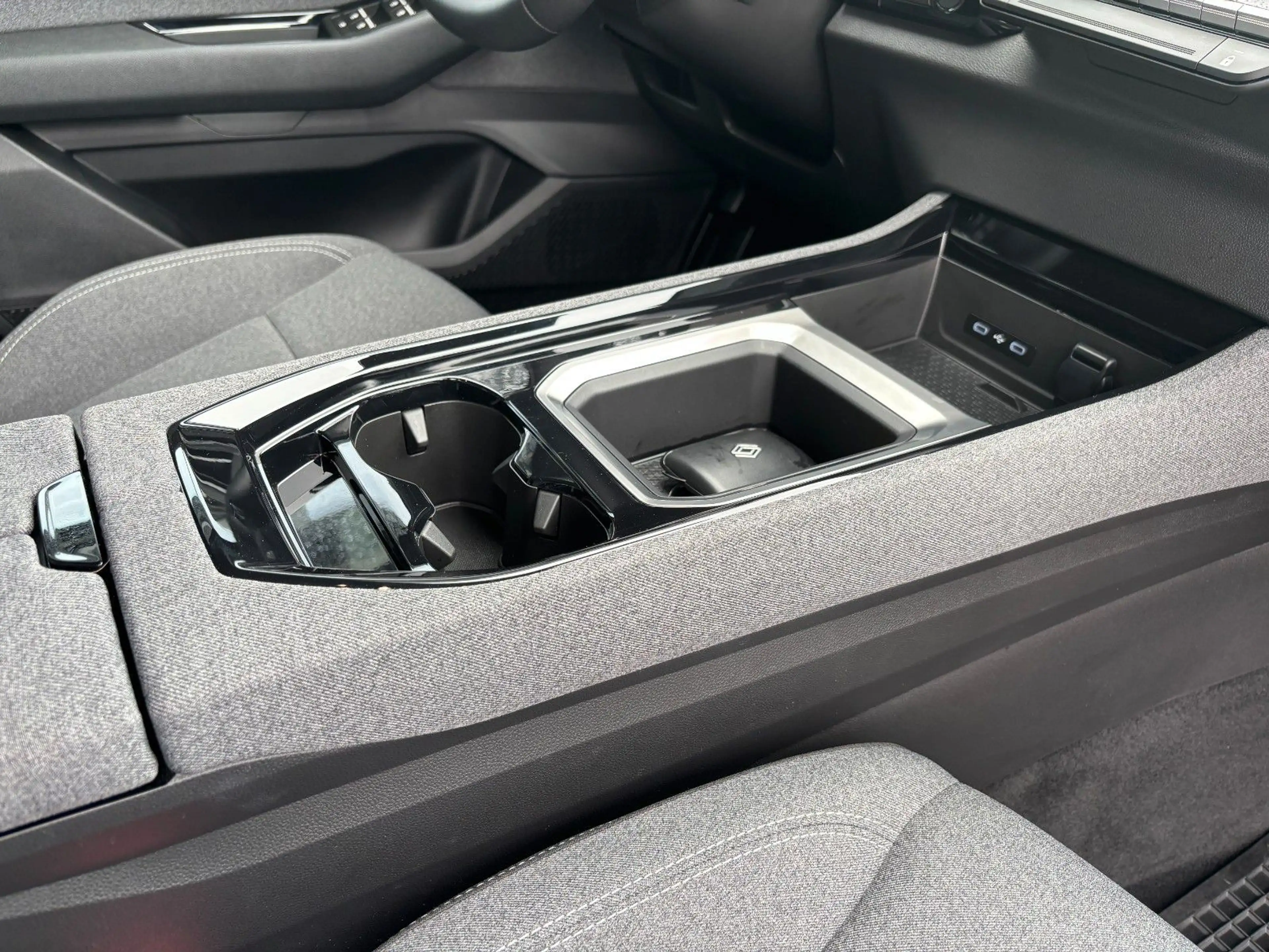 Renault Austral Mild Hybrid 160 Evolution Automatik — photo 15