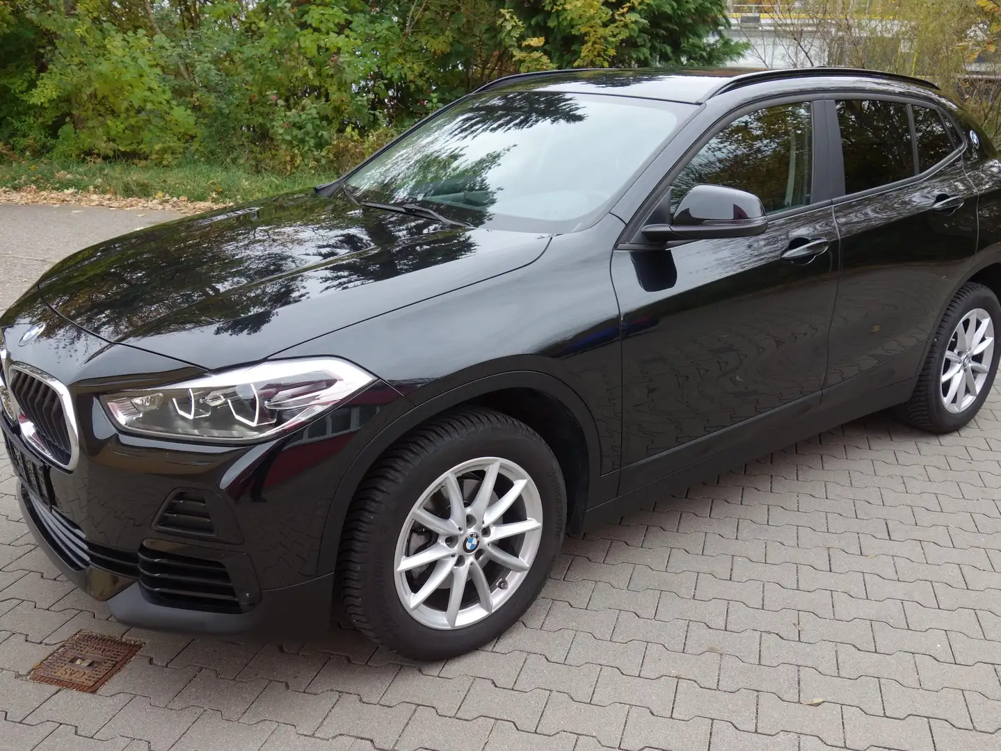 BMW X2 sDrive 18 d Advantage ,Led,Leder,Navi,PDC Schwarz - 1