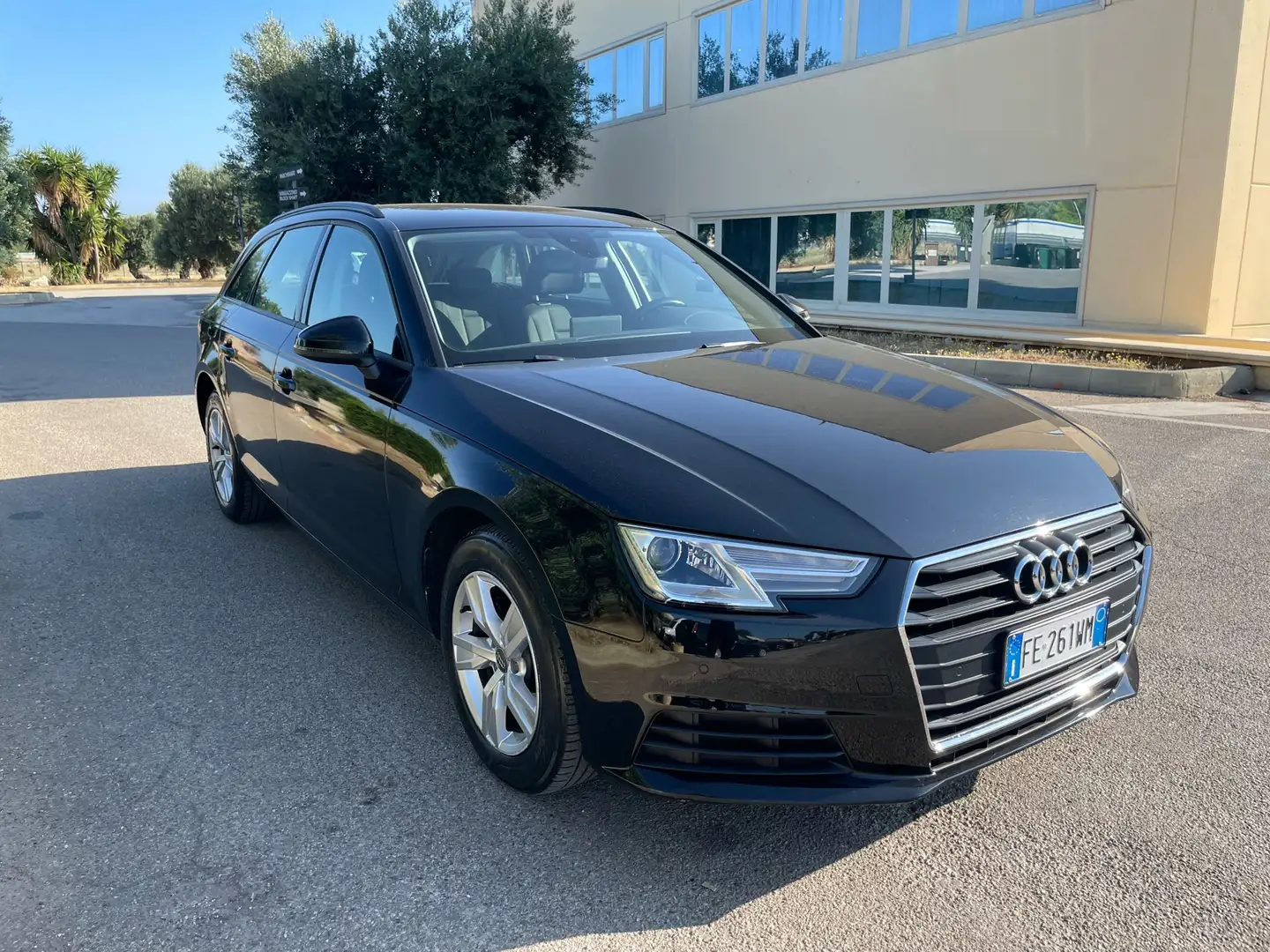 Audi A4 Avant 2.0 tdi Business Sport 150cv s-tronic Zwart - 2