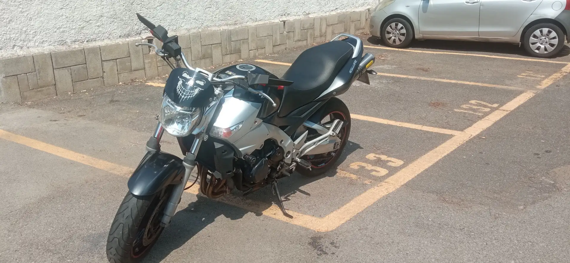 Suzuki GSR 600 Fekete - 2