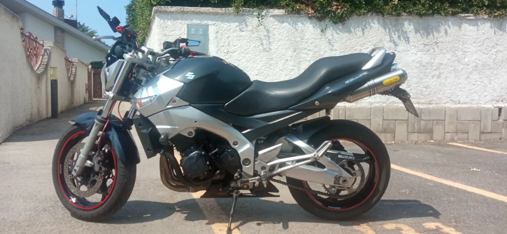 Suzuki GSR 600 Fekete - 1