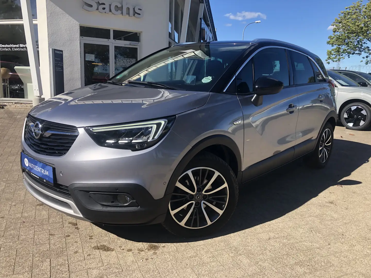 Opel Crossland X 1.2 Ultimate Anhängerzug Grau - 1
