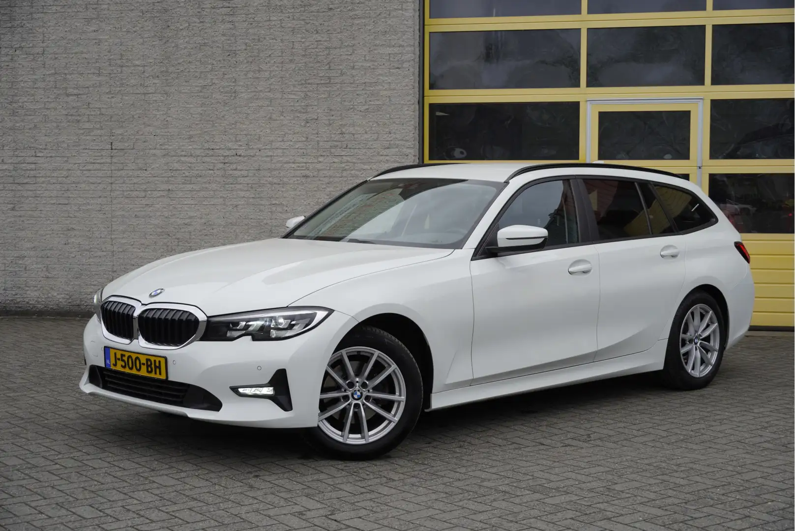 BMW 320 3-serie Touring 320i 184PK! Automaat Executive Edi Biały - 2