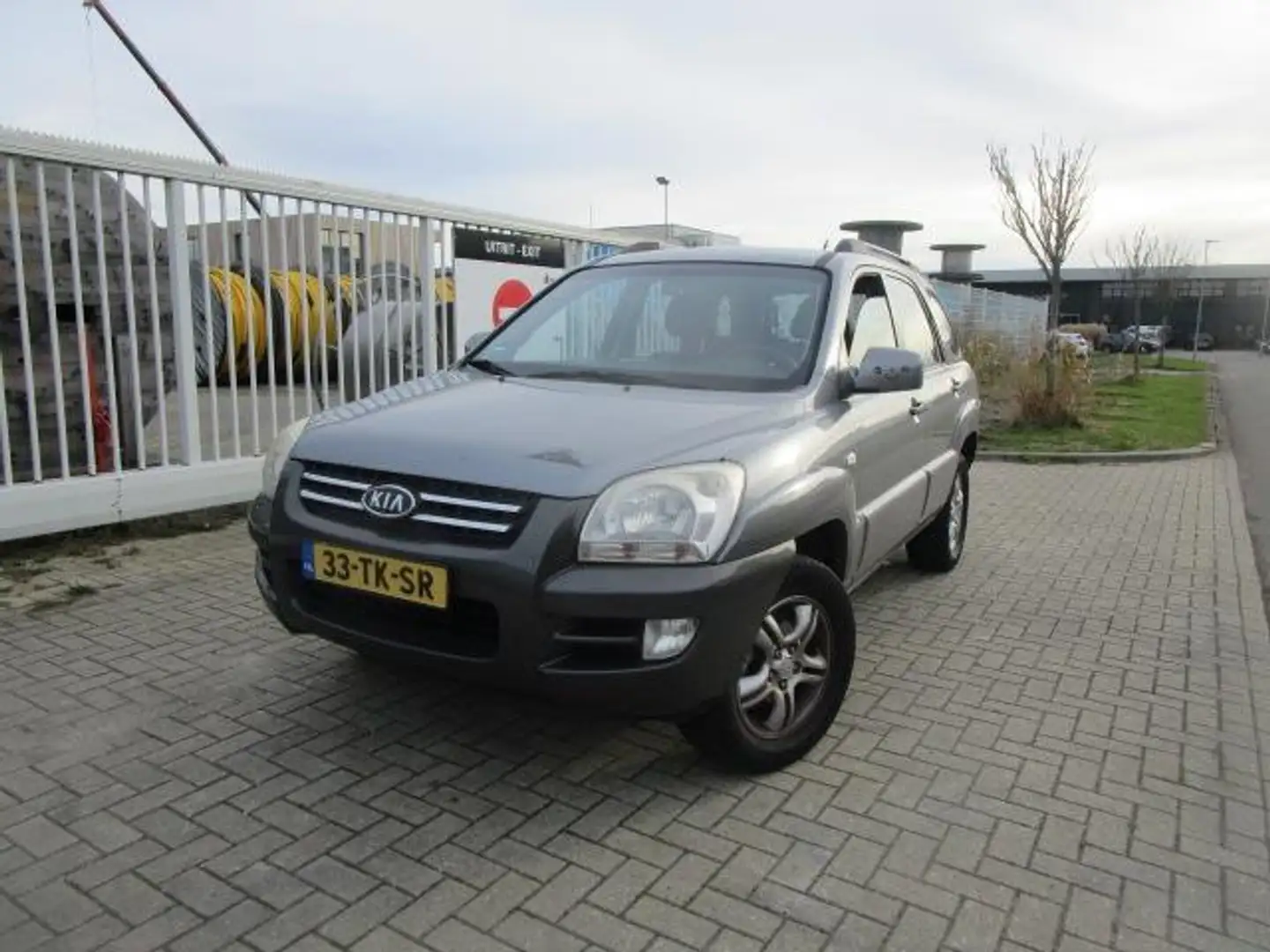 Kia Sportage 2.0 CVVT Executive Gris - 1