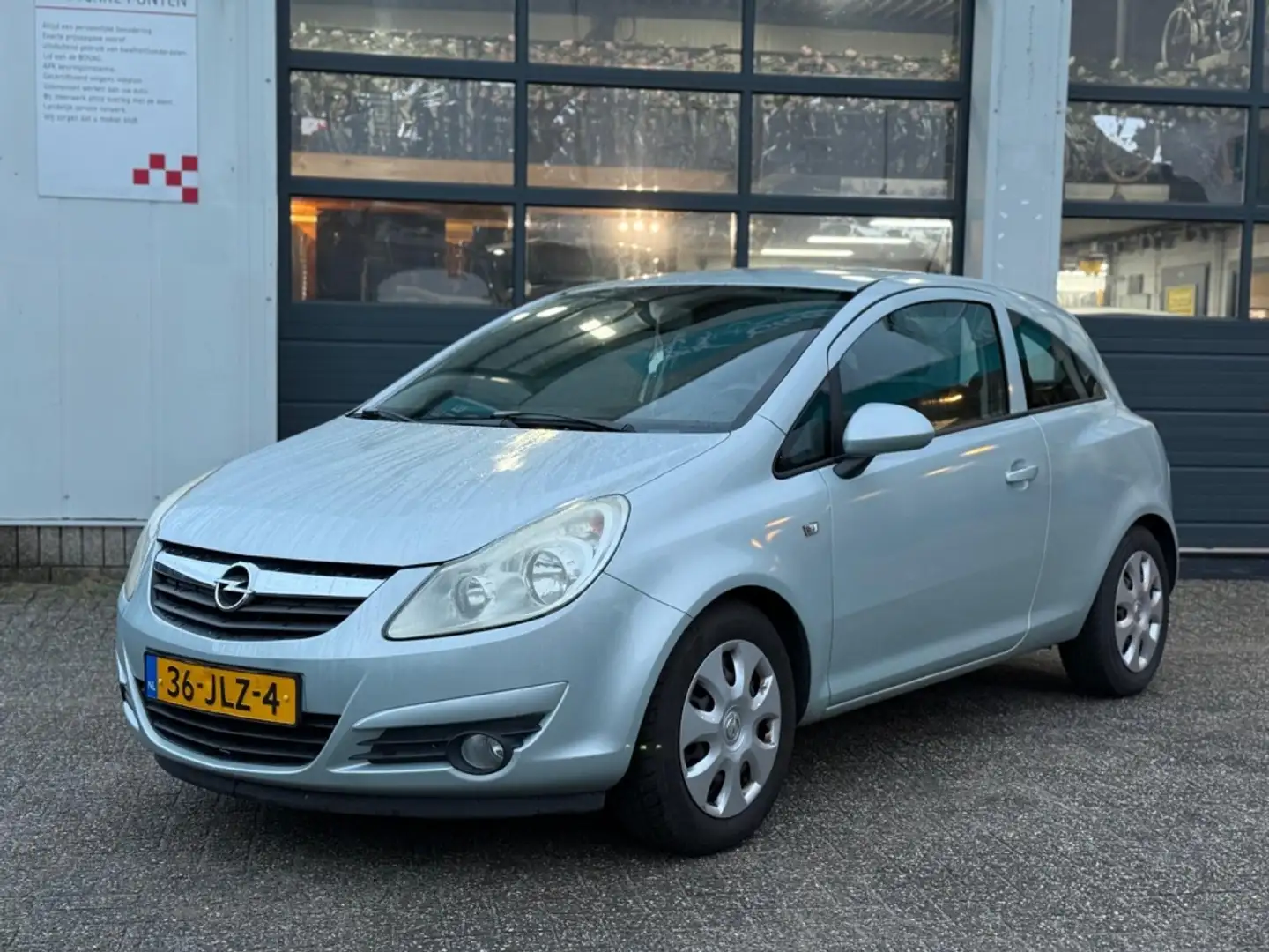 Opel Corsa 1.4-16V Business Grün - 2