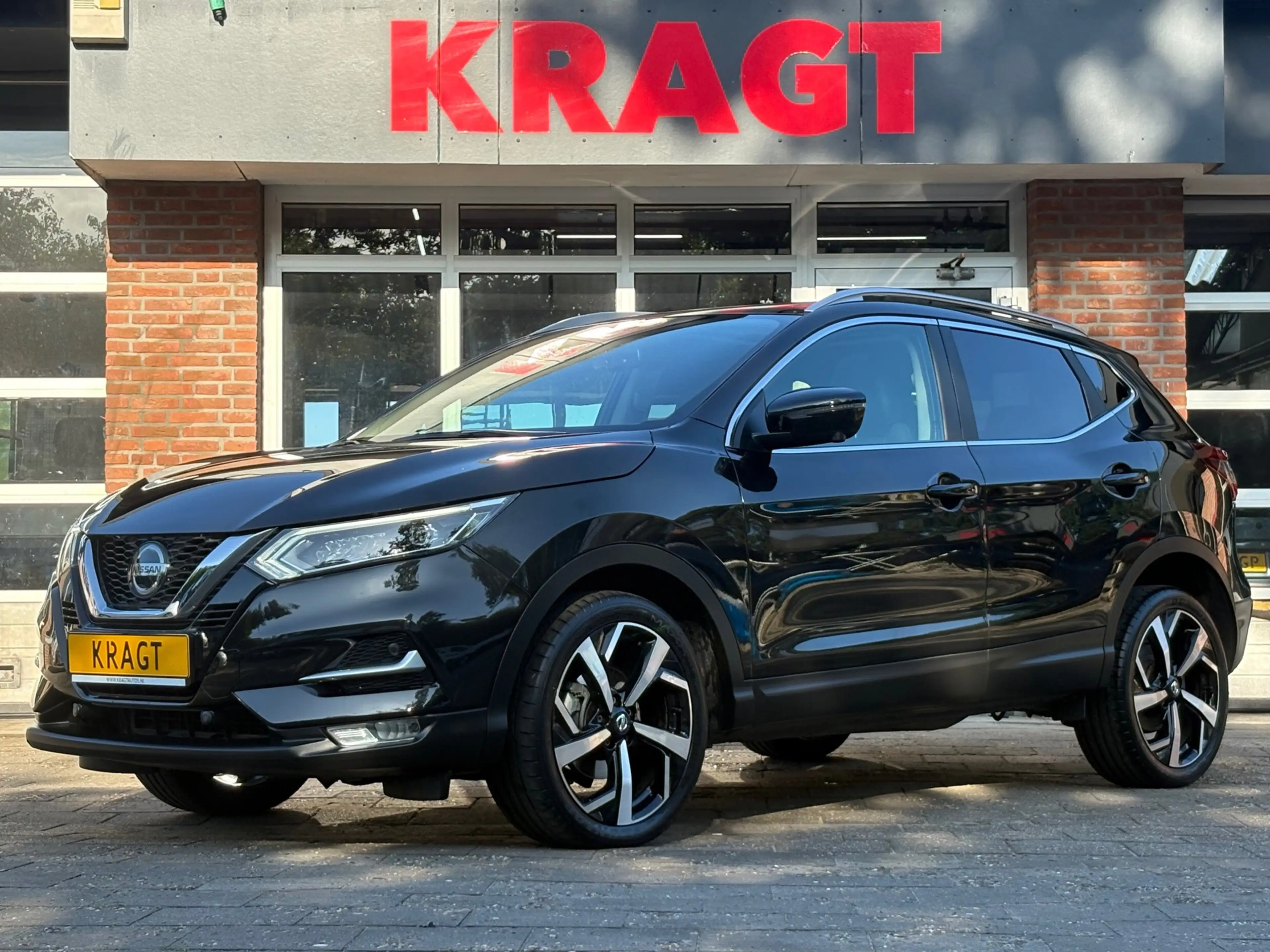 Nissan Qashqai Tekna 1.3 DIG-T 160 pk - AUTOMAAT - LED - Leder -