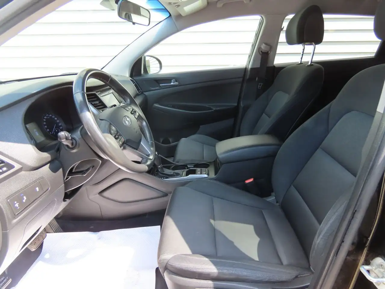 Hyundai TUCSON photo Hyundai TUCSON