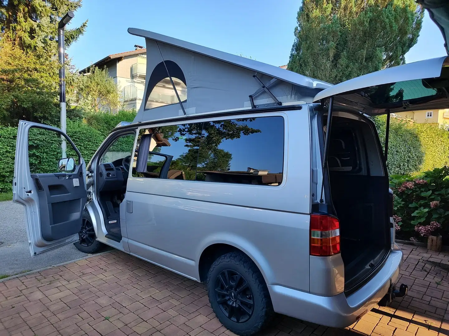 Volkswagen T5 Multivan Trendline 2,5 TDI D-PF - 1