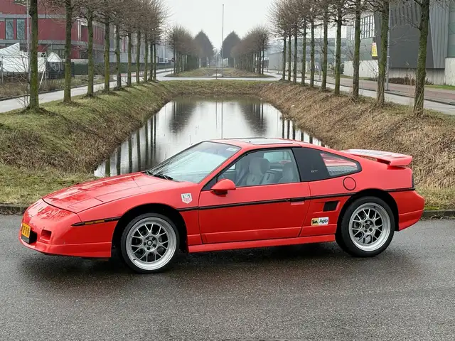 Pontiac Fiero 2.8 GT