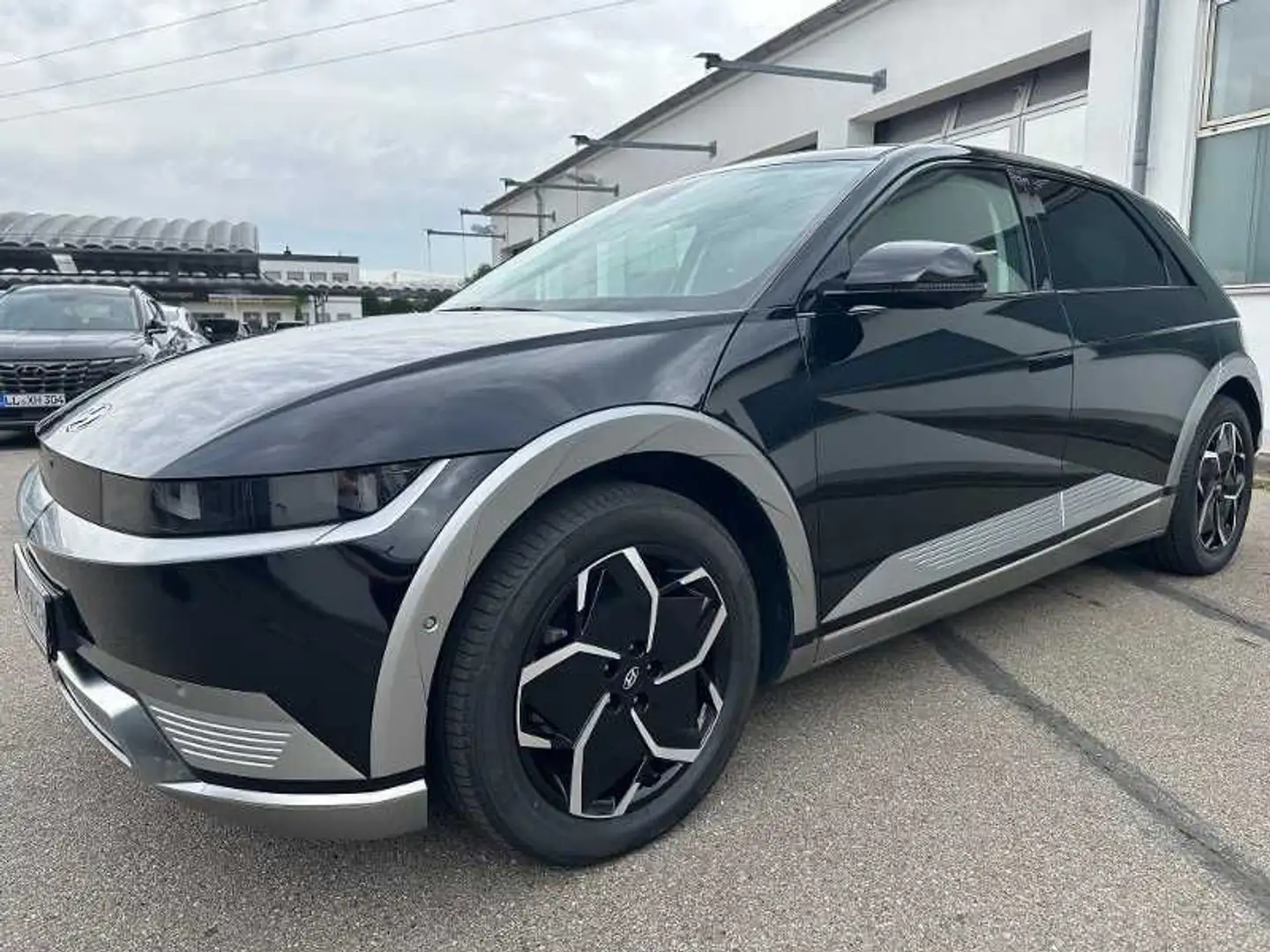 Hyundai IONIQ 5 UNIQ 4WD 77,4kWh Noir - 1