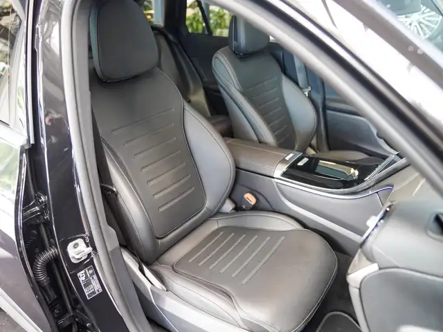 Mercedes-Benz GLC view 9