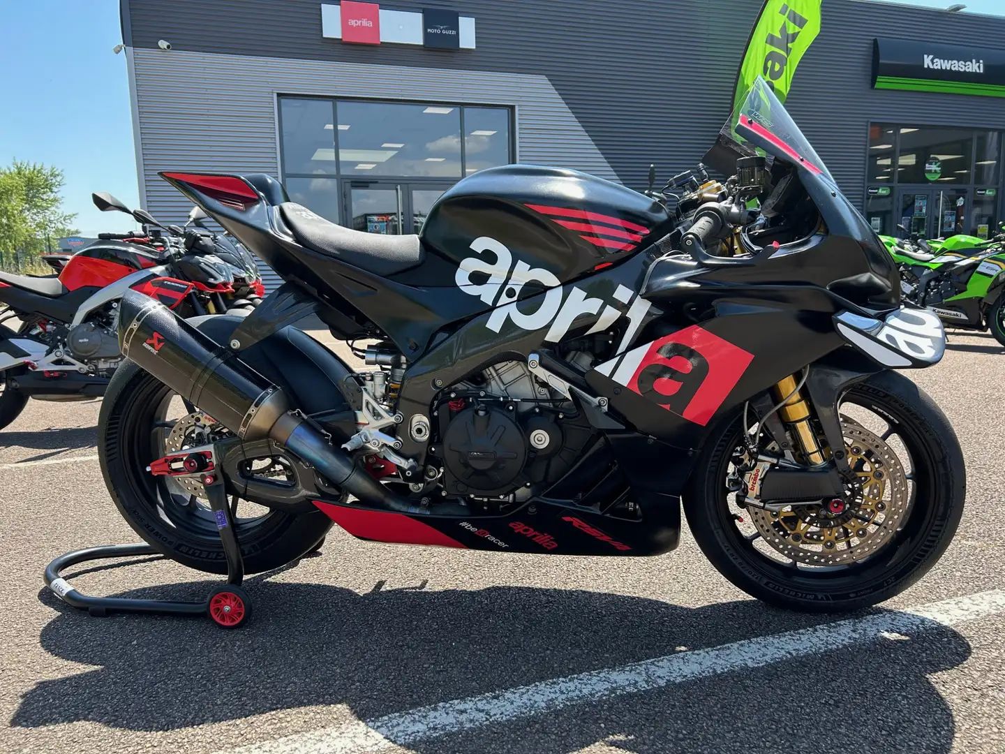 Aprilia RSV4 Nero - 1