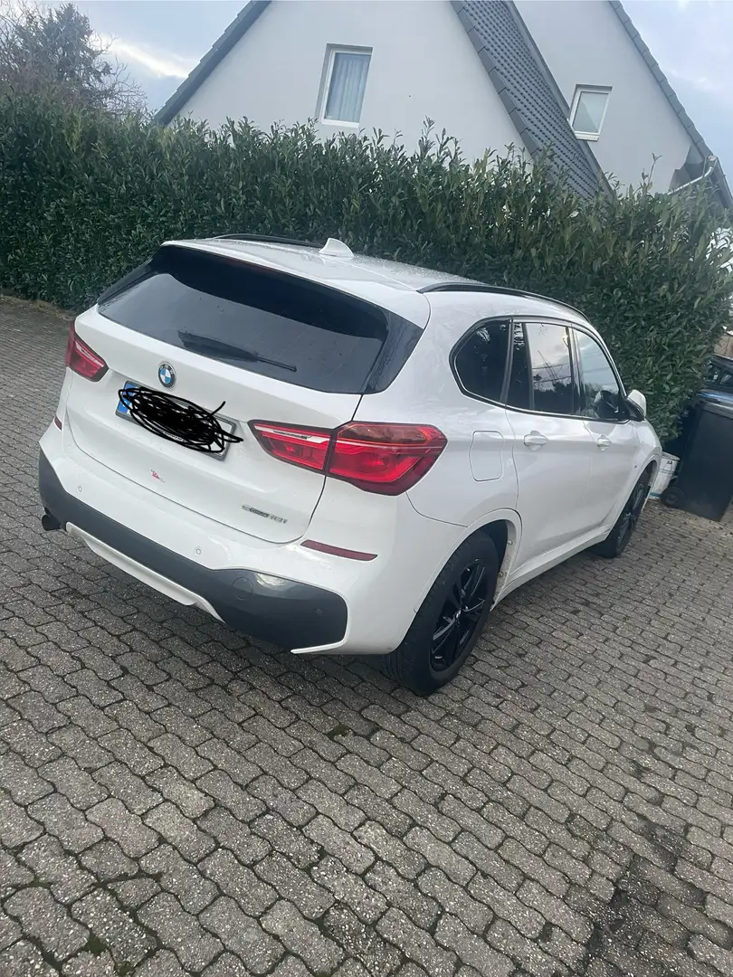 BMW X1 Weiß - 2