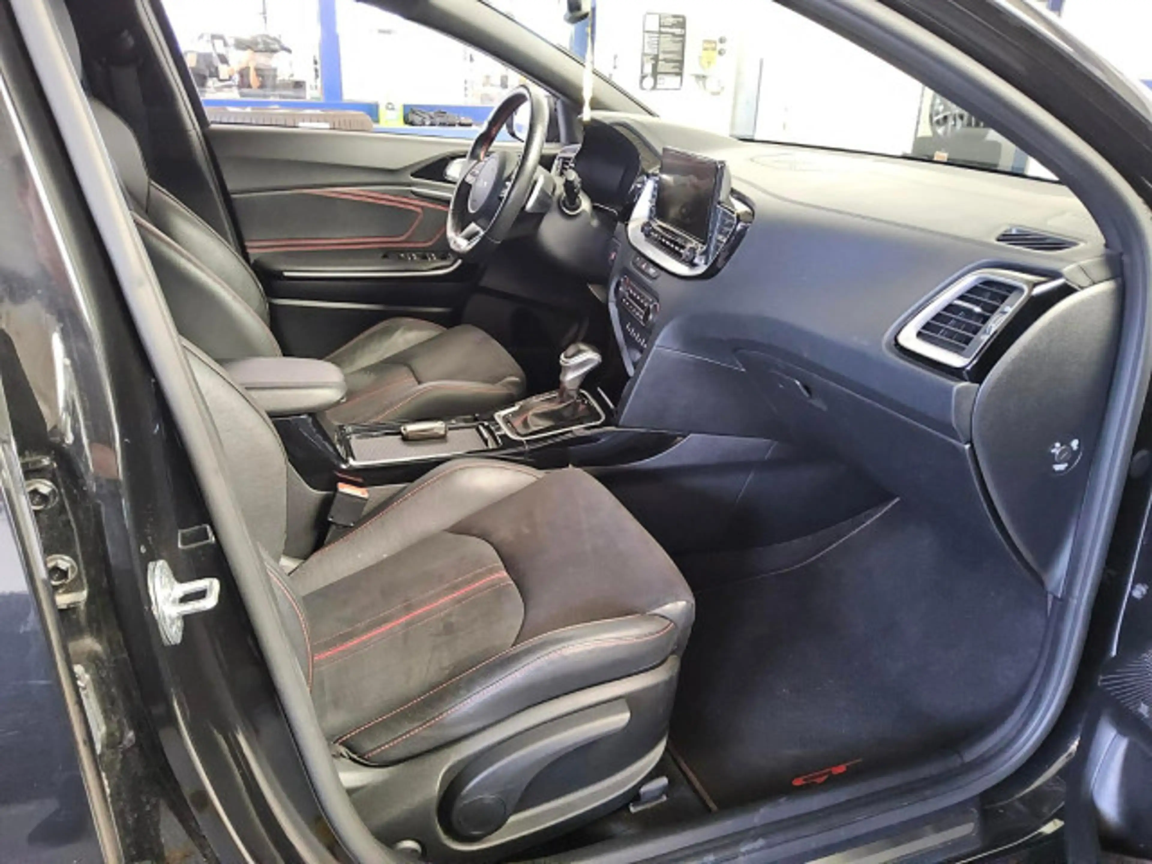 Kia ProCeed / pro_cee'd ProCeed GT 1.6 T-GDI LED Navi RFK PANO SHZ v+h — photo 5