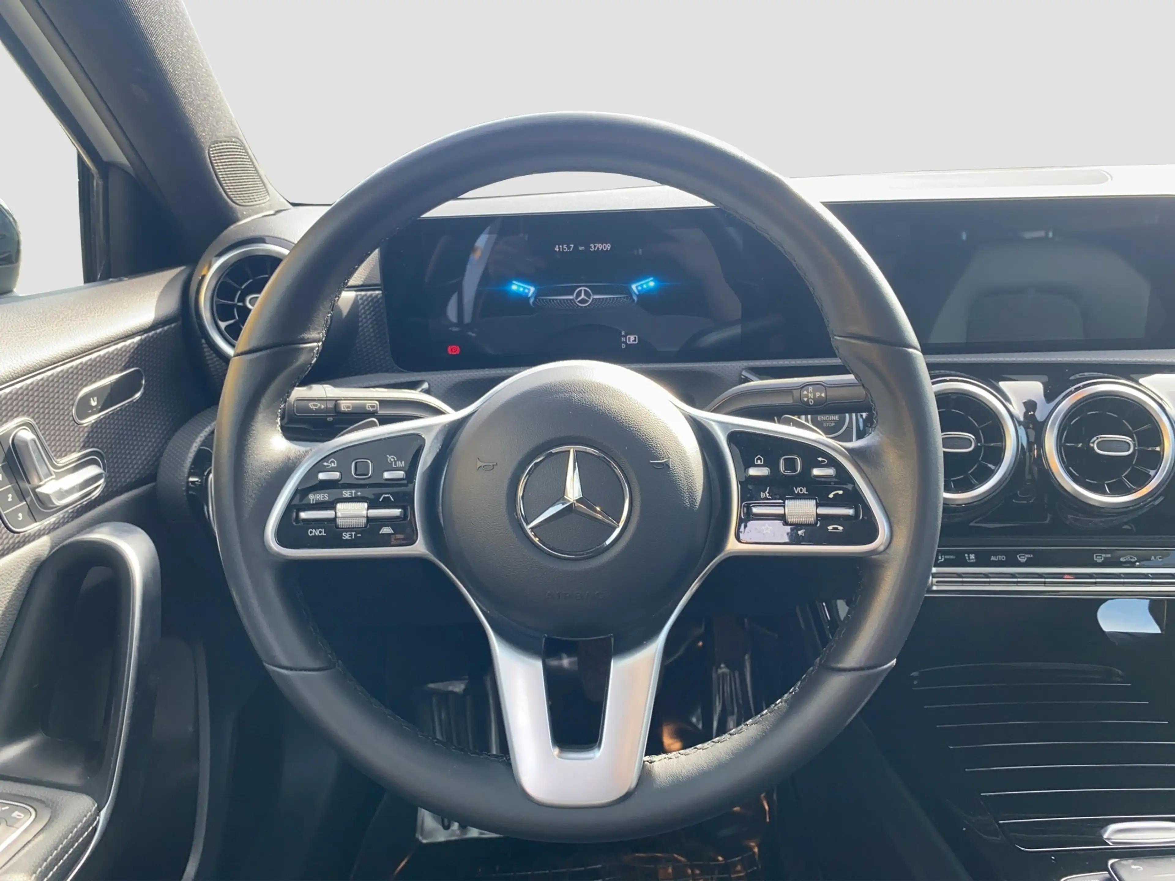 Mercedes-Benz A 200 7G-DCT Progressive ACC LED PanoSD SpurAss — photo 12
