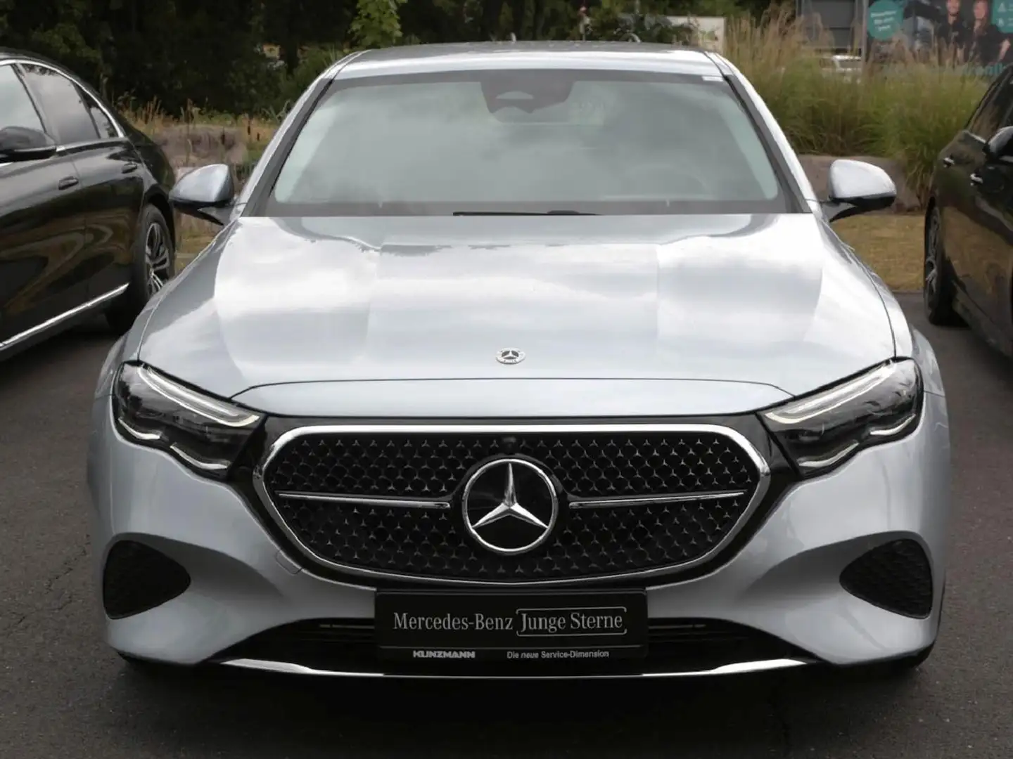Mercedes-Benz E 450 4M Avantgarde Sitzklima Distronic 360° Silber - 2