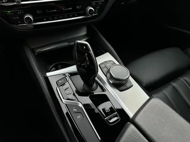 BMW 5 Series view 12