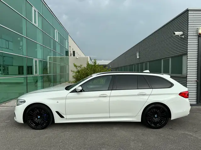 BMW 5 Series view 3