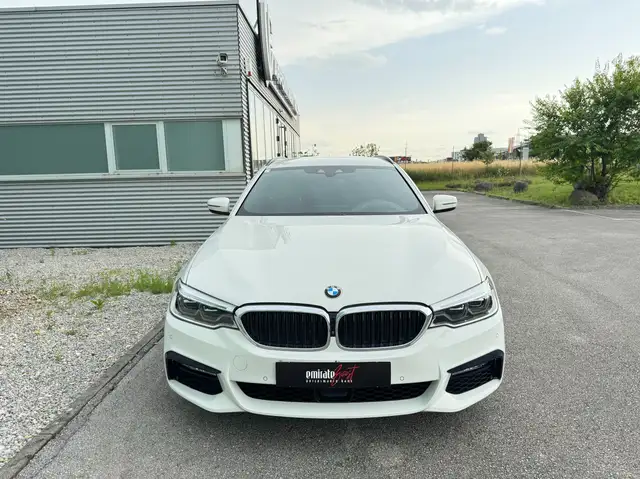 BMW 5 Series view 7