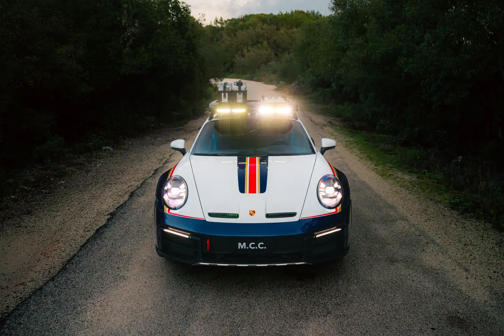 Porsche 992 Dakar - Roughroads Weiß - 2