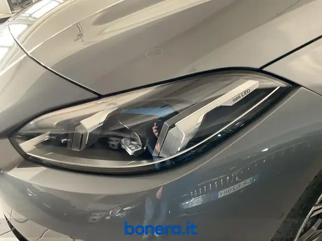 BMW 1 Series view 10