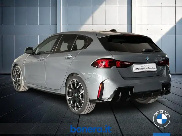 BMW 1 Series view 8