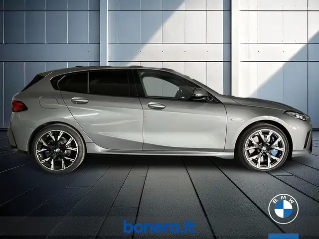 BMW 1 Series view 5