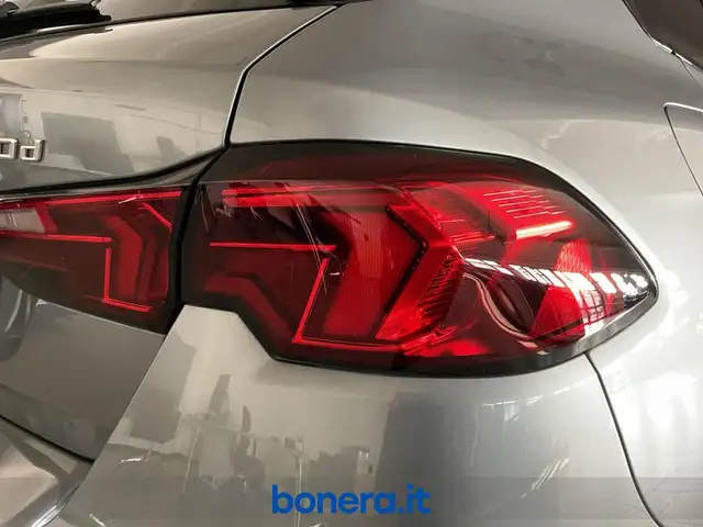 BMW 1 Series view 11