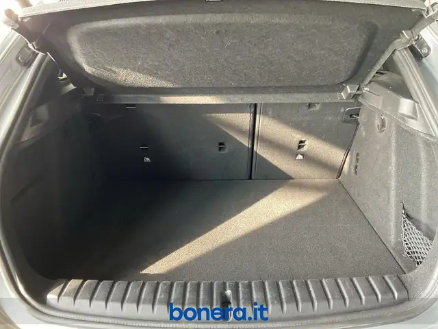 BMW 1 Series view 13
