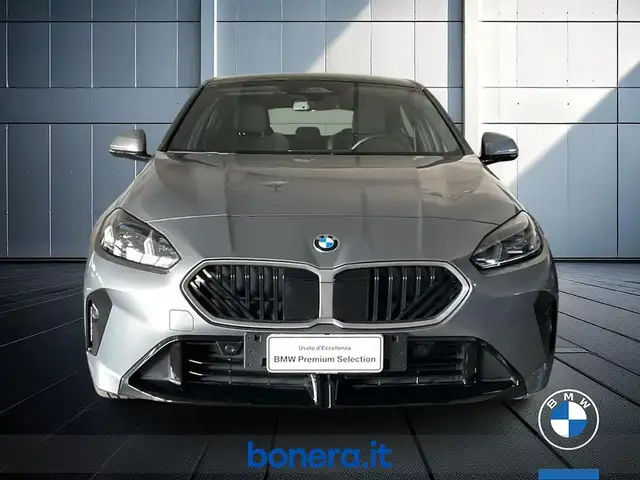 BMW 1 Series view 3