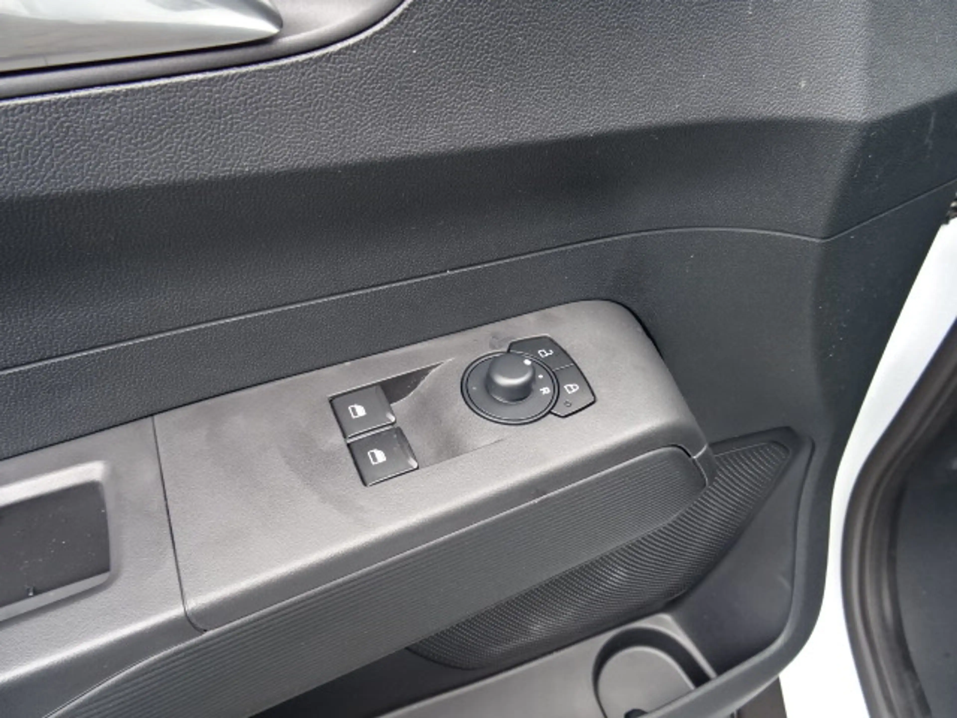 Ford Transit Courier 1.5 Ecoblue Trend — photo 8