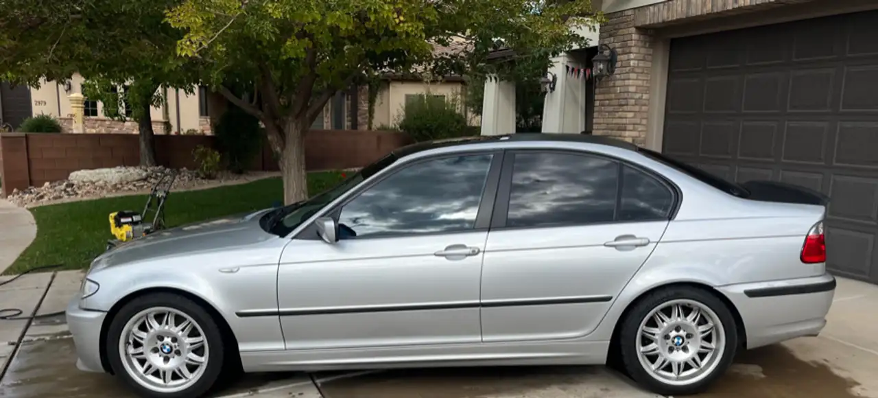 BMW 3 Series photo BMW 3 Series