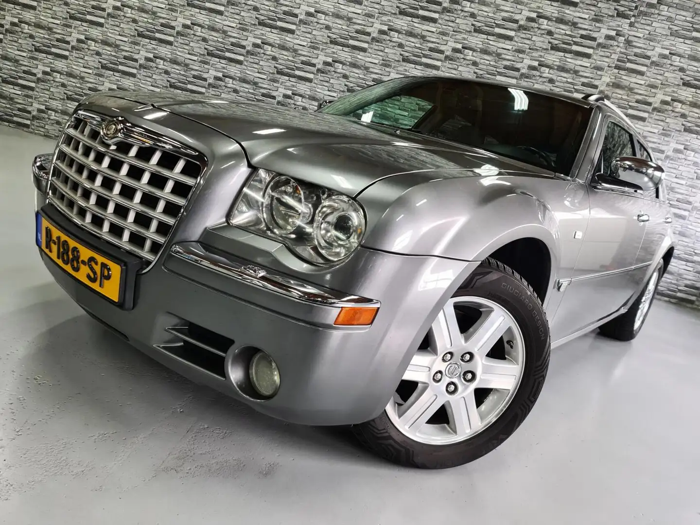 Chrysler 300C Touring 3.5 V6 AWD *Automaat*Schuifdak*Leder*! Grijs - 1