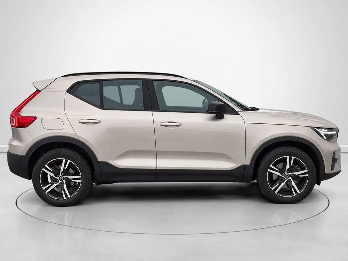 Volvo XC40 B3 Plus Aut. Gris - 2