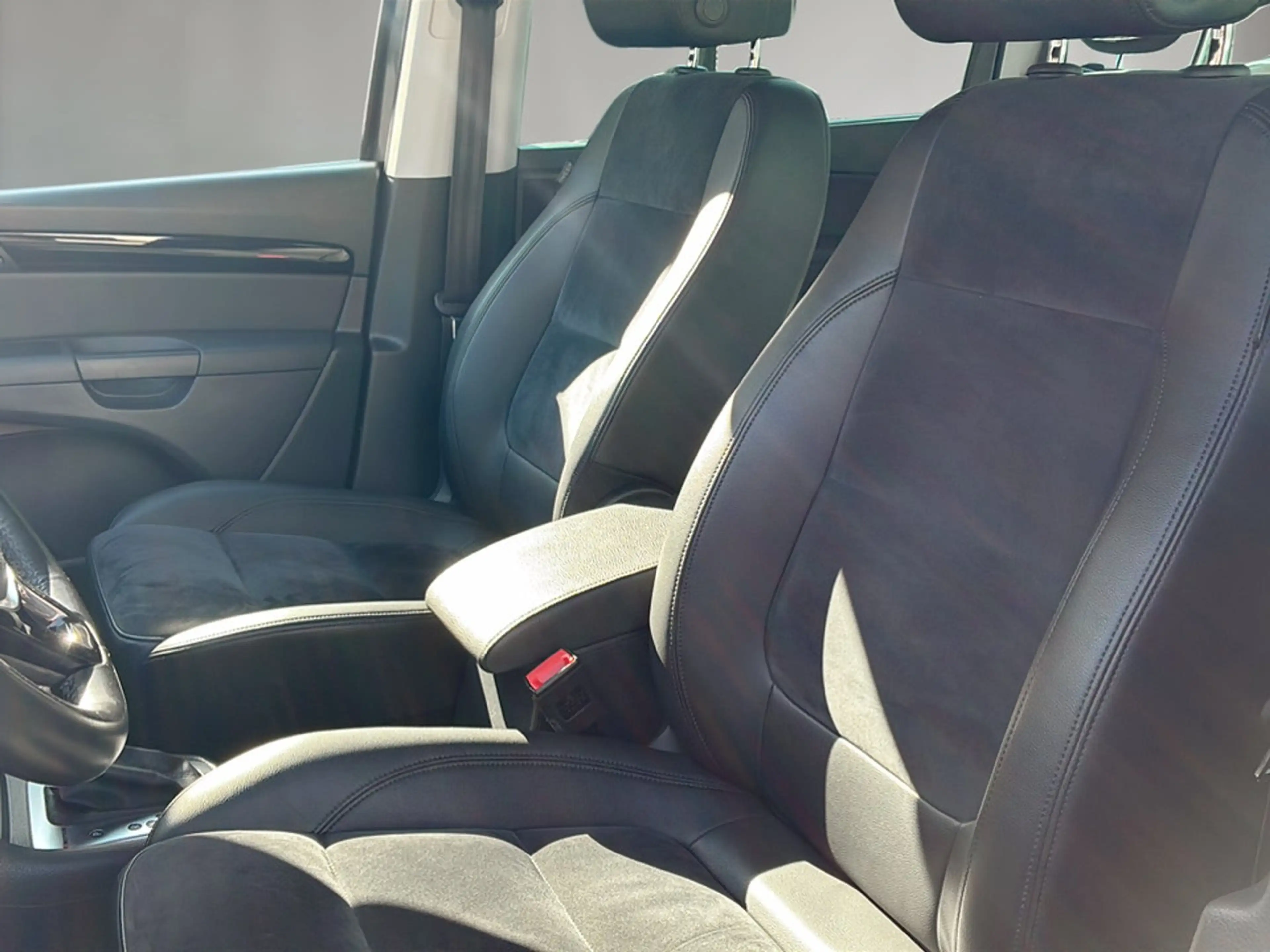 Volkswagen Sharan Bus+ TDI SCR 4MOTION DSG 7-Sitzer — photo 8