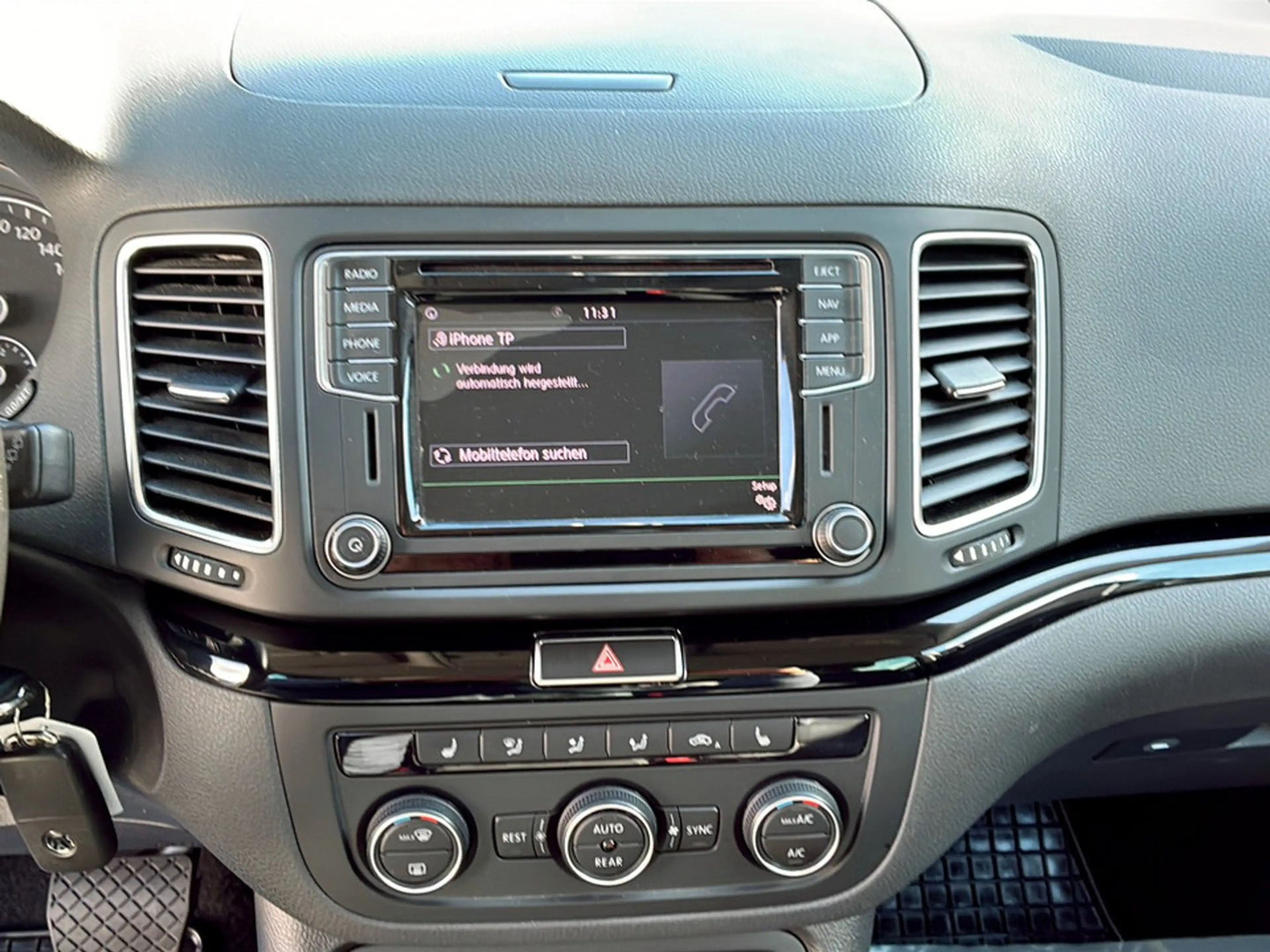 Volkswagen Sharan Bus+ TDI SCR 4MOTION DSG 7-Sitzer — photo 10