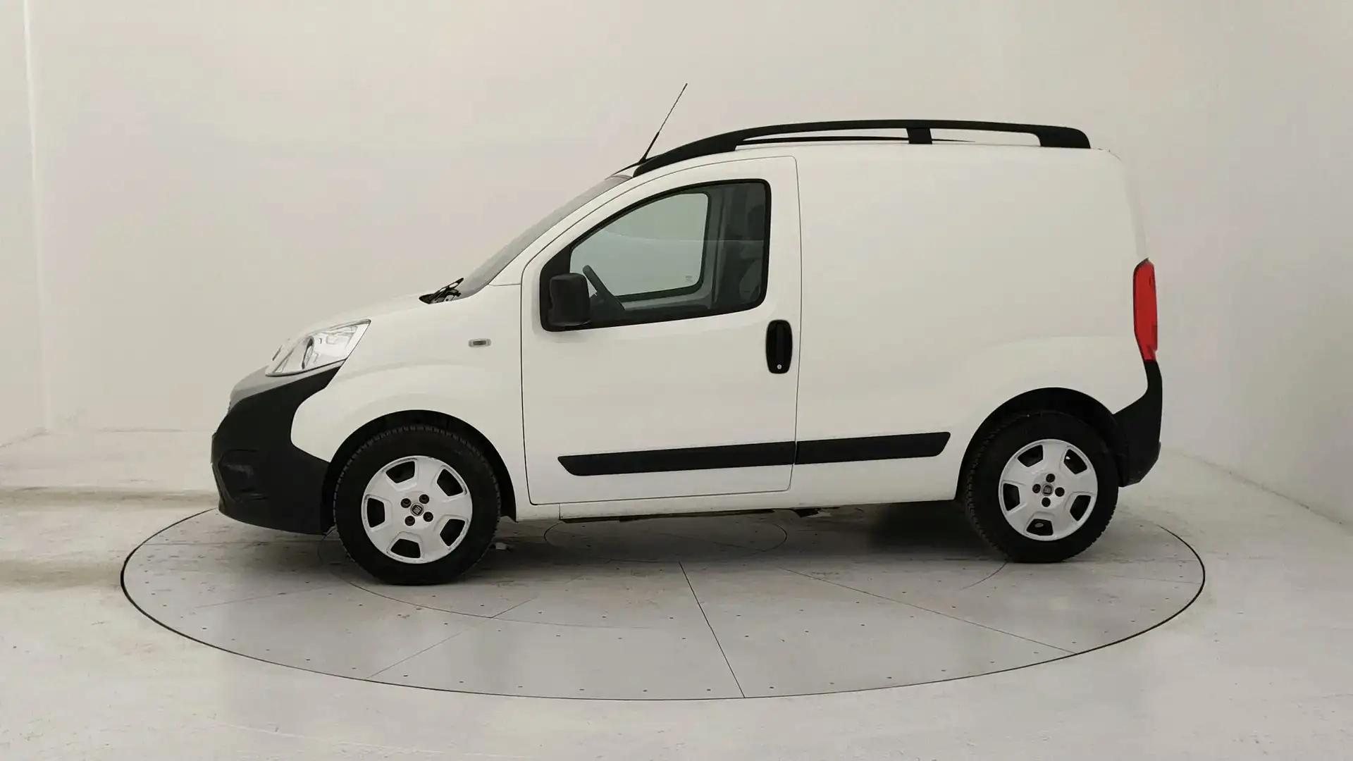 Fiat Fiorino cargo 1.3 mjt 95cv ecojet SX E6d-temp Weiß - 2