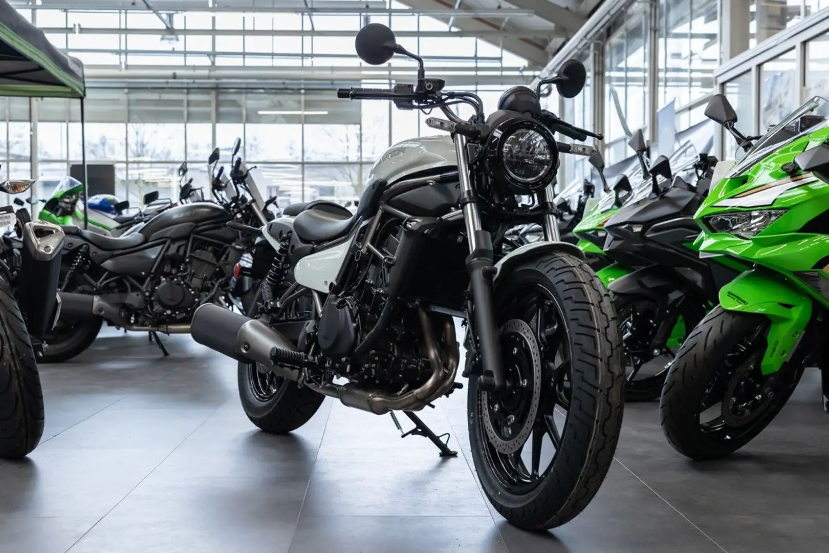 Kawasaki Eliminator 500 ABS,4 JAHRE GAR.,sofort lieferbar Bílá - 2
