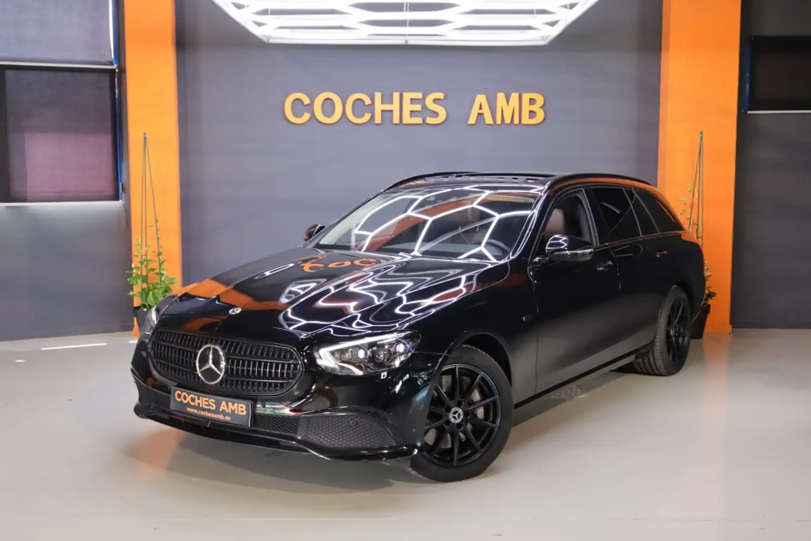 Mercedes-Benz E 300 Estate de Negro - 1