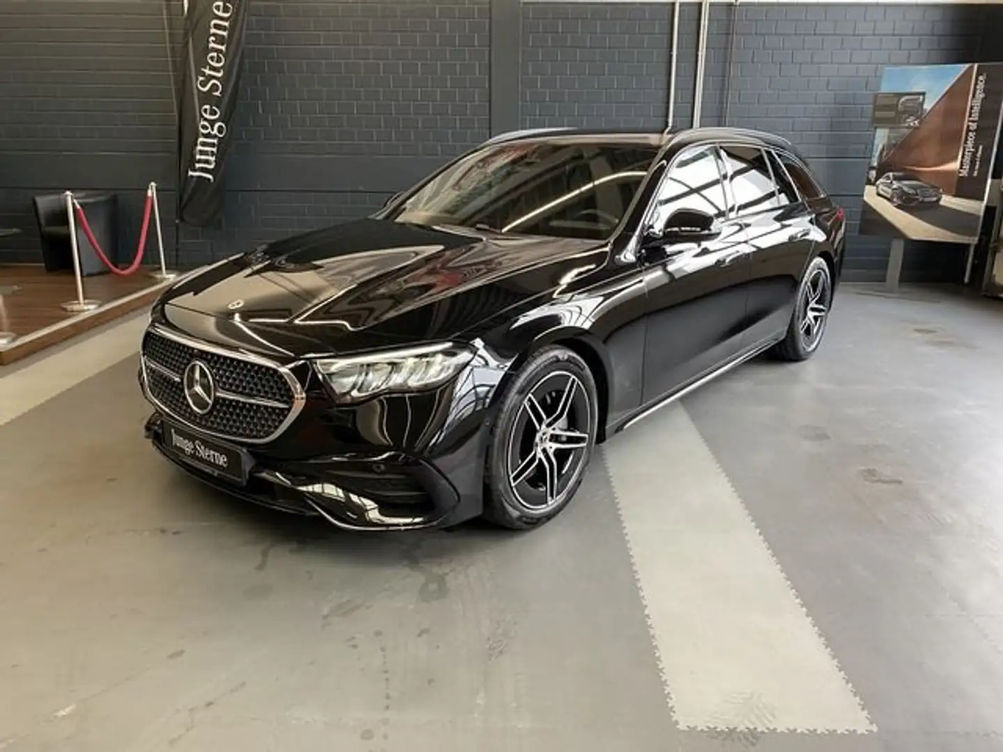 Mercedes-Benz E 220 E 220 d T AMG Line Adv. Distr. Night MBUX AHK Negro - 1
