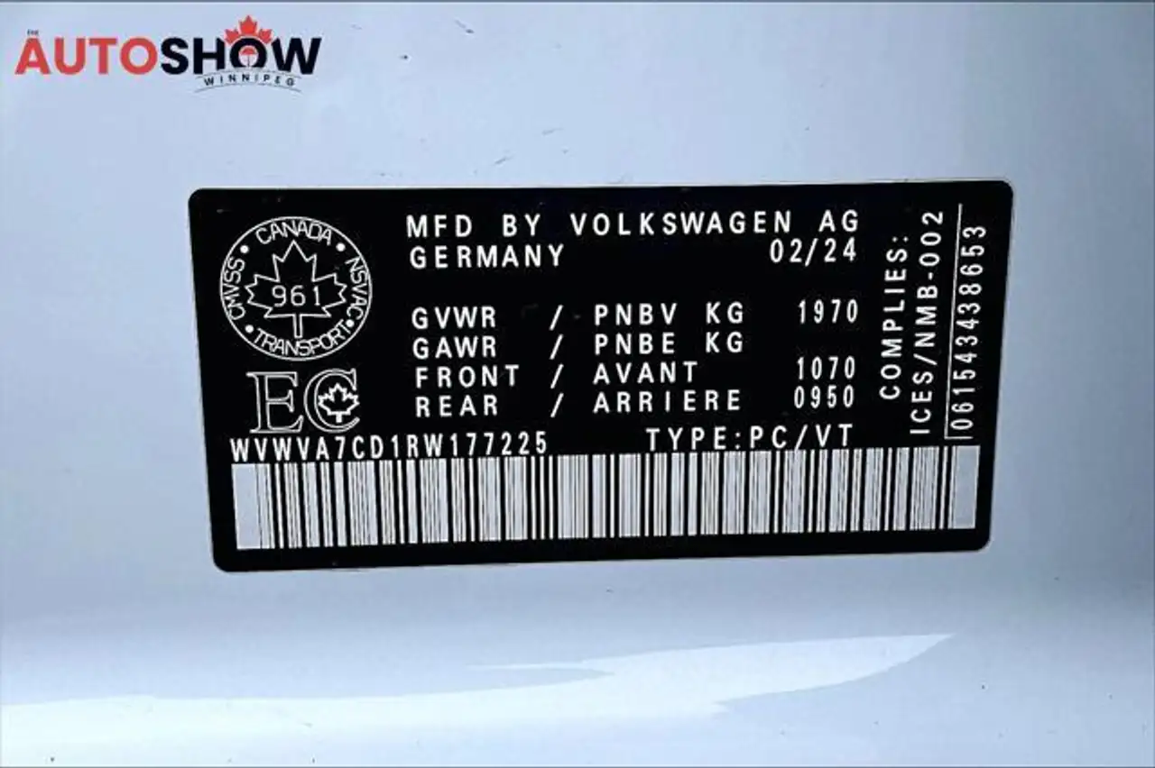 Volkswagen Golf GTI снимка Volkswagen Golf GTI
