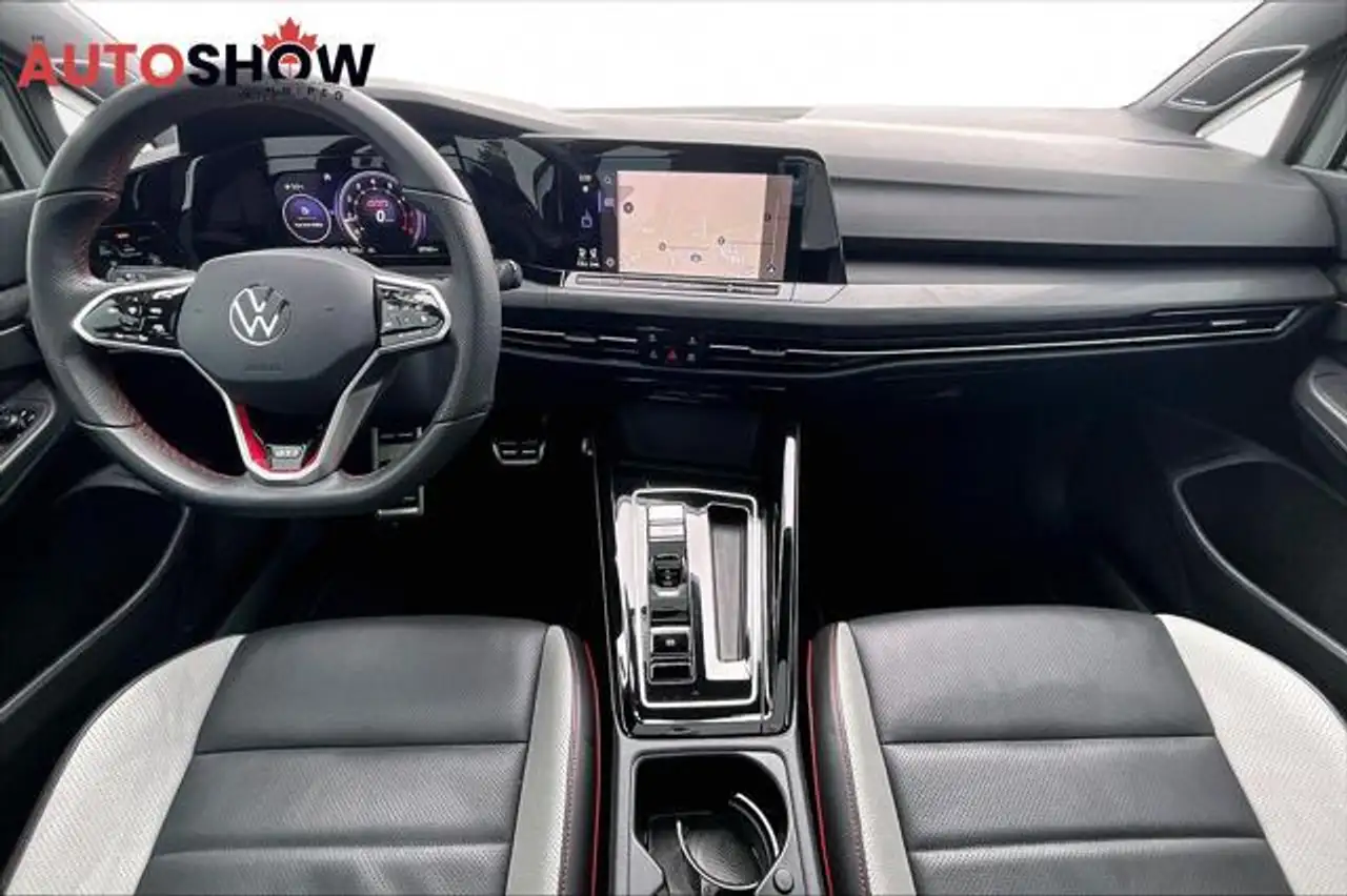 Volkswagen Golf GTI снимка Volkswagen Golf GTI