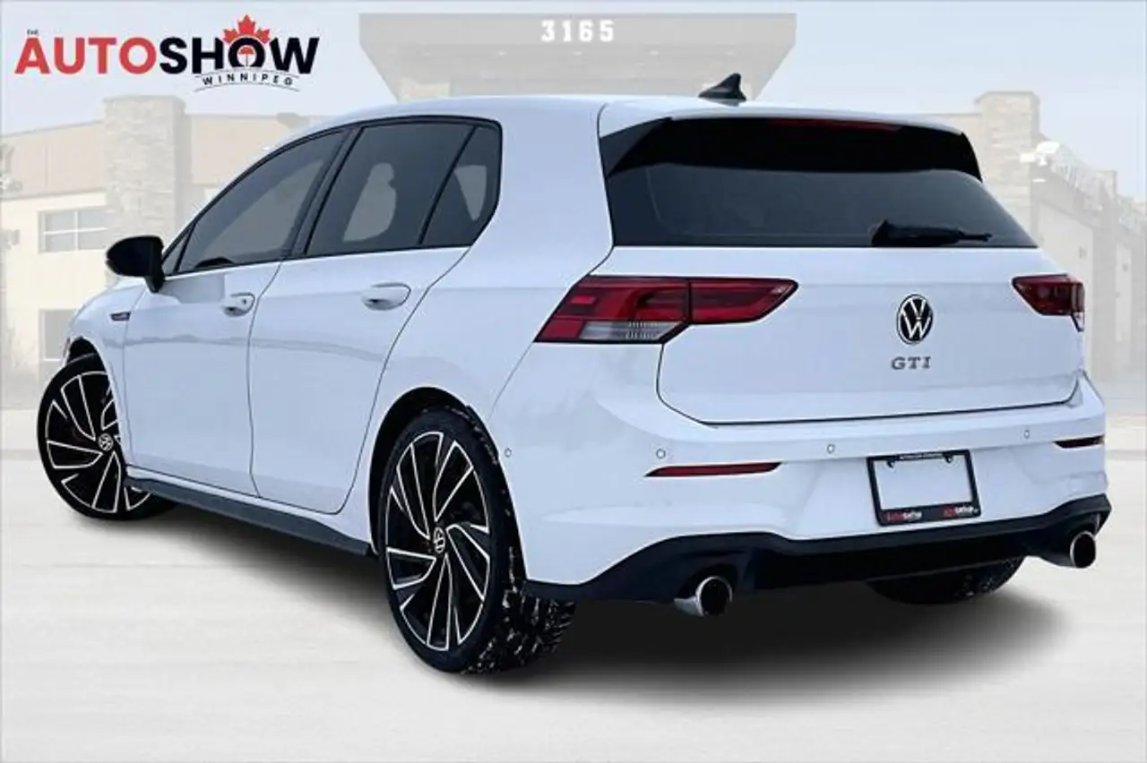Volkswagen Golf GTI снимка Volkswagen Golf GTI