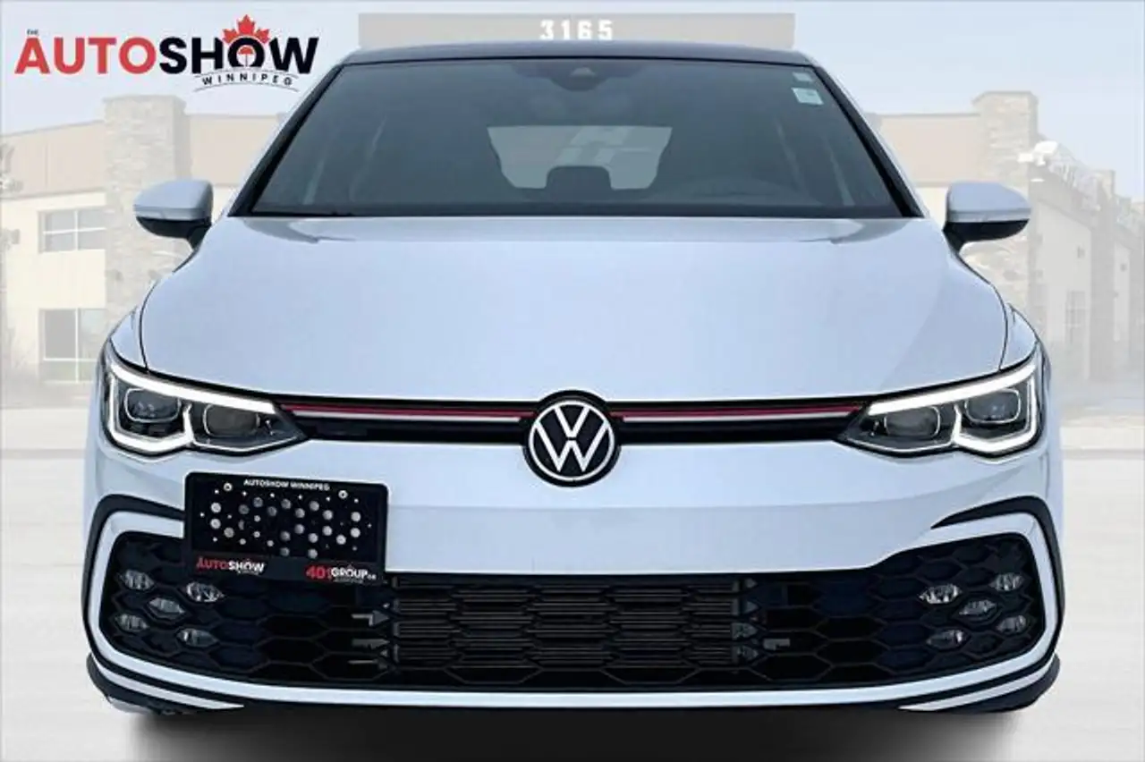 Volkswagen Golf GTI снимка Volkswagen Golf GTI